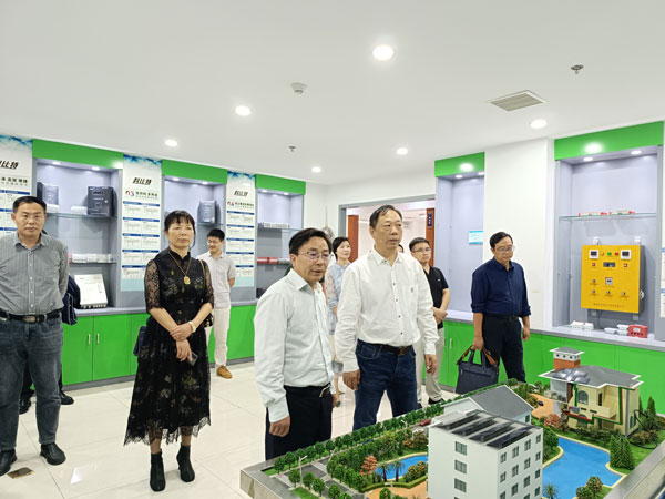 湖南省政协副主席、民建湖南省委会主委赖明勇莅临澳洲10手机平台-澳洲10(中国)
走访调研